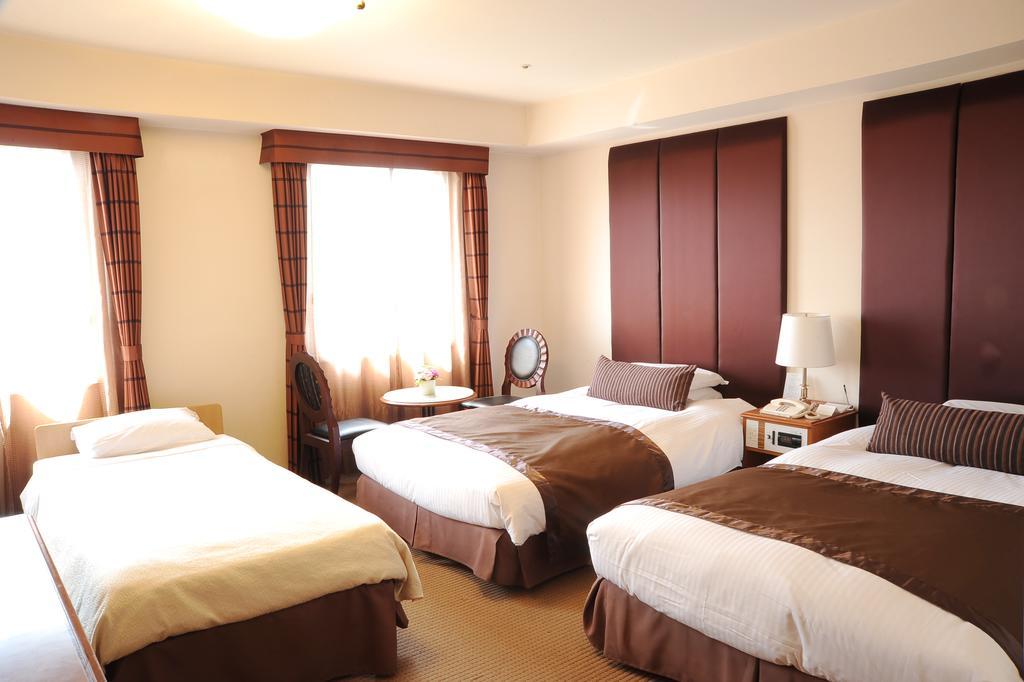 Hotel Yokohama Garden Exteriör bild